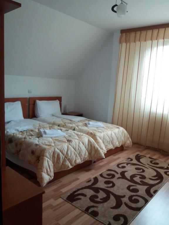 Karisma Kriss Hotel Sucevita Exterior photo
